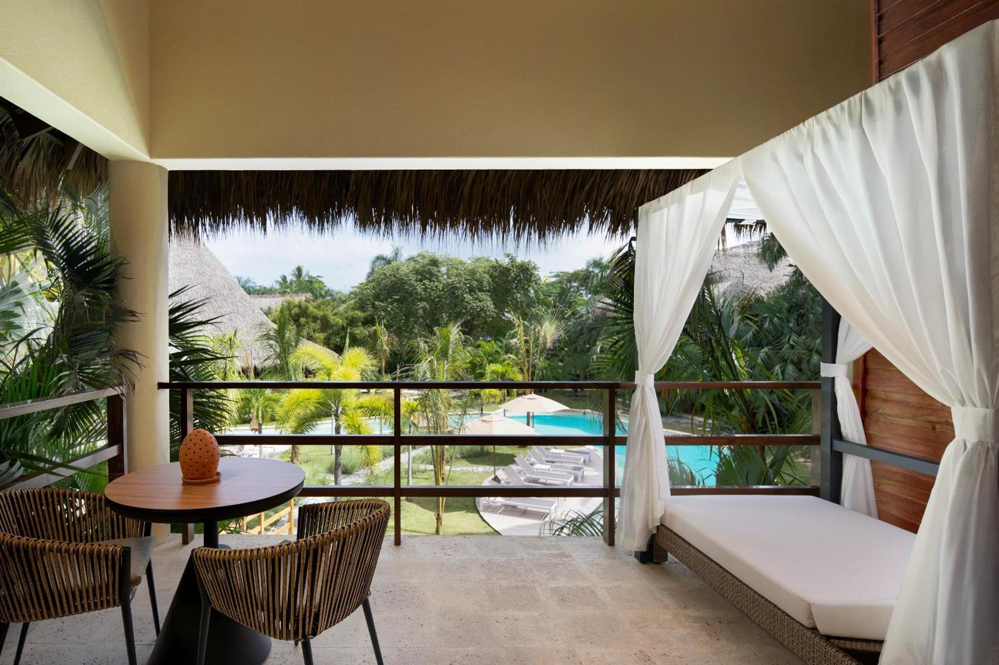 Superior King Suite with Pool View