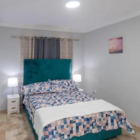 Nely y Pietro share apartment-3